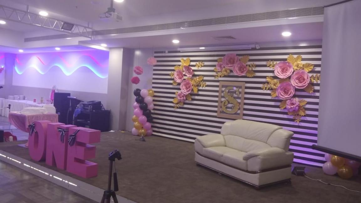 Park Regis Lotus Hotel Манама Екстериор снимка