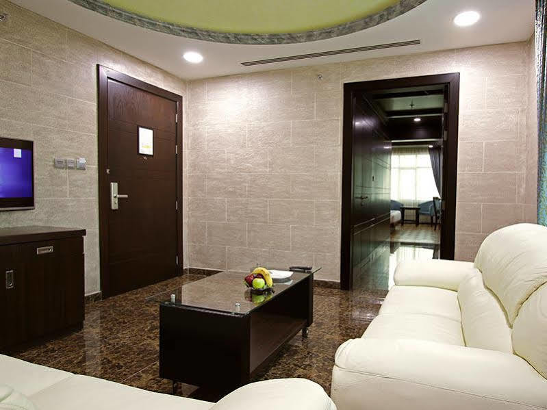Park Regis Lotus Hotel Манама Екстериор снимка