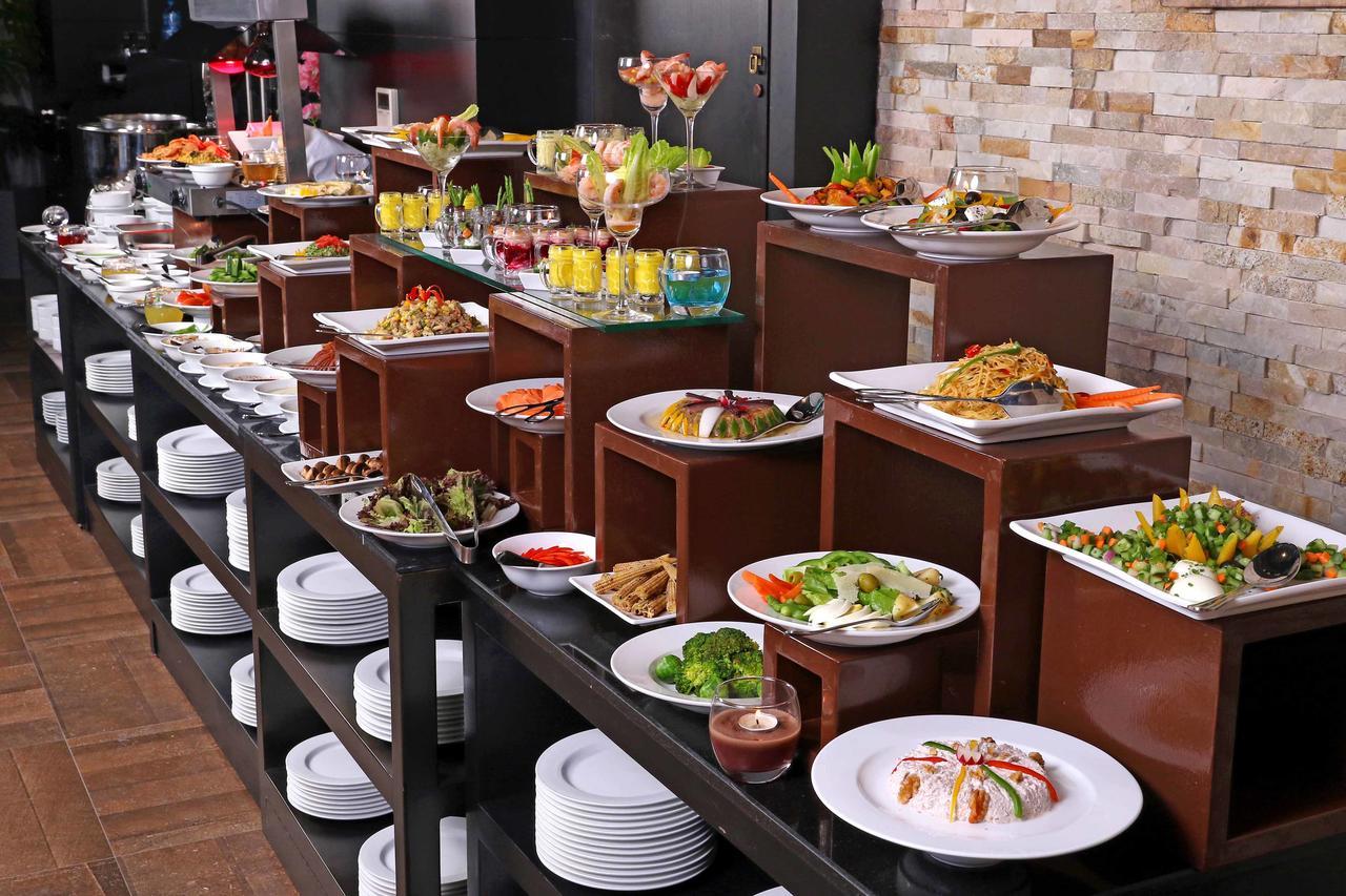 Park Regis Lotus Hotel Манама Екстериор снимка
