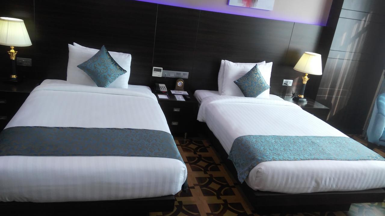 Park Regis Lotus Hotel Манама Екстериор снимка
